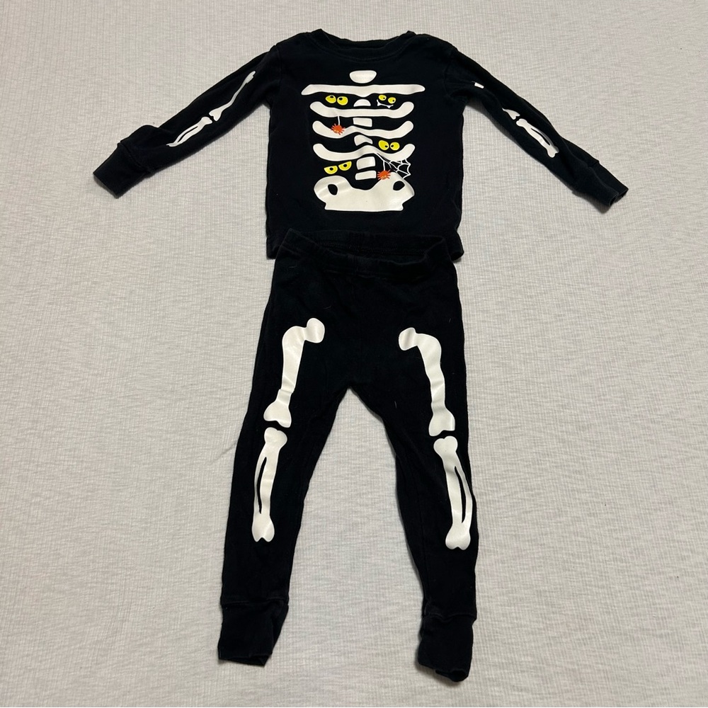 Carters Skeleton Print Pajamas 18 Months Glow‎ In The Dark 2 Piece